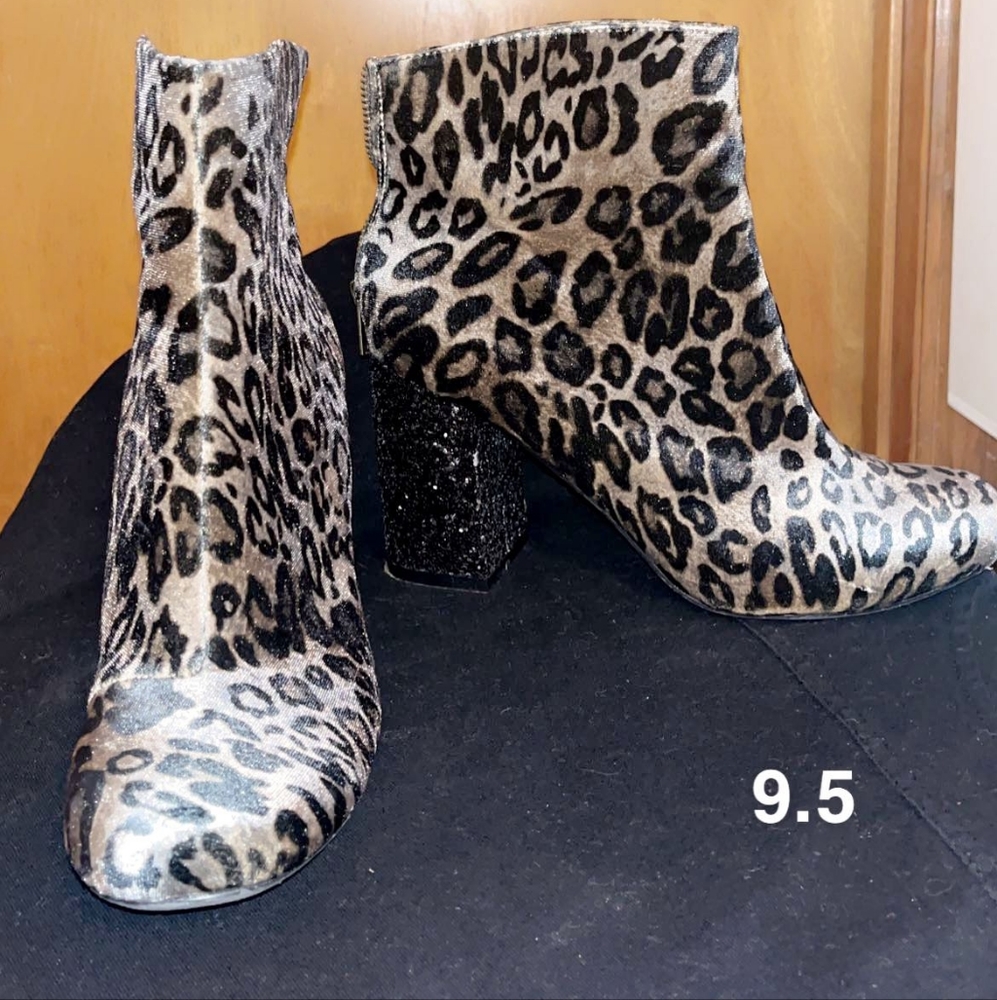 Super cute animal print boots with sexy heel